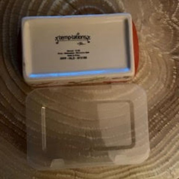 Temptations Harvest small baking dish with lid - Picture 2 of 4